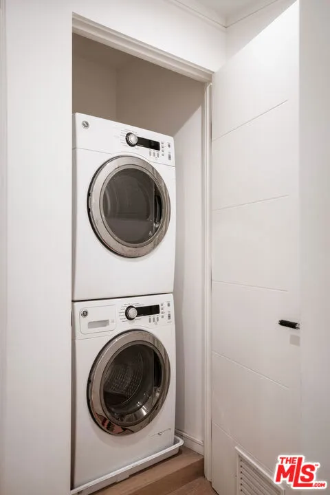 132 N Swall Drive 101, Los Angeles, California 90048 home-pic-16